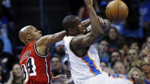 北岸花园这一夜，绿军被雷霆上了一课：赢球不靠手感靠“玩命”