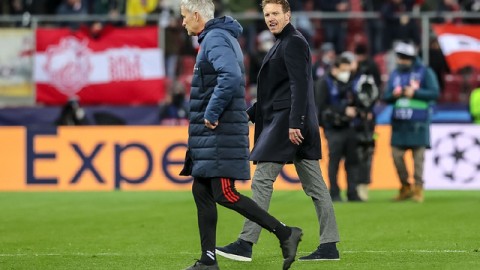 拜仁8-1血洗狼堡，约纳坦-塔直塞造格雷茨卡铲射破门，这脚定锤子太硬了