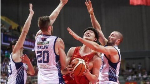 以下是根据2016年7月12日中国男篮vs法国男篮（中法国际男篮对抗赛）的搜索资料整理而成的新媒体体育复盘文章——