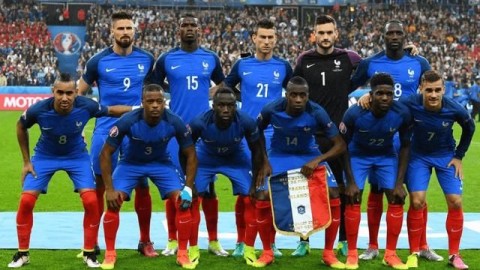 法国让两球4-1横扫澳大利亚 卫冕冠军打响开门红