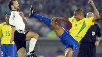 2002年6月8日1930 世界杯C组第2轮 巴西4-0中国——桑巴军团碾压新军，“3R”合体奏响争冠序曲