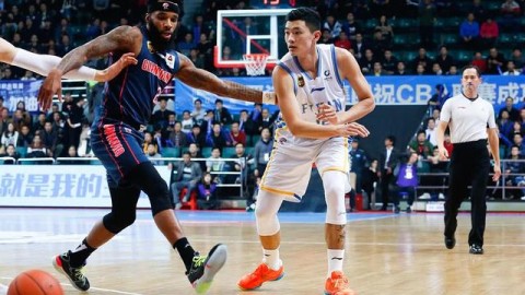 客场打服东北虎！广东这场大胜背后，杜锋的温情和徐杰的“中锋”传统都没丢