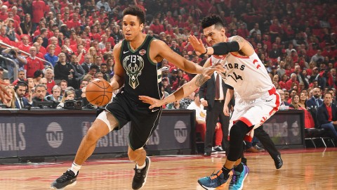 东部卡位战猛龙122-94血洗雄鹿，字母哥缺阵密尔沃基季后赛希望彻底破灭