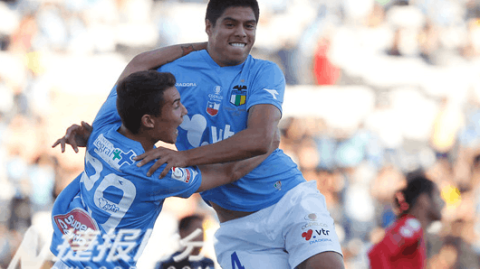 智利甲奥伊金斯3球领先遭拉卡莱拉联97分钟绝平