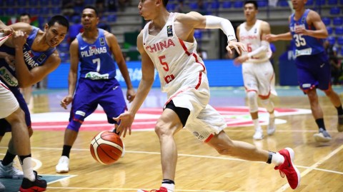 吉达的夜晚有点燥！中国男篮打嗨了，全员登场给印度小伙子上了一课