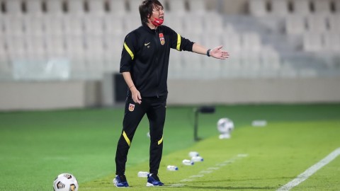 叙利亚 1-0 中国：成都雨夜克鲁玛世界波击穿新国足防线