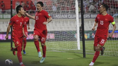 世预赛-瑞士4-1血洗瑞典，波特首秀惨败，扎卡点射恩多耶独造3球