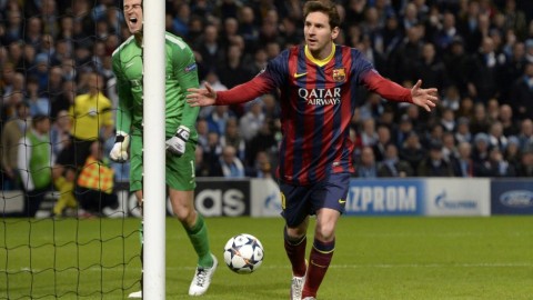 曼城2-0那不勒斯：哈兰德封神夜，德布劳内回家遭“红牌劫”