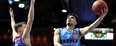 22分大逆转！猛龙这巴掌扇醒马刺，文班亚马还是太嫩了