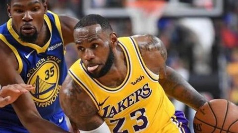 库里狂轰51分三节打卡 勇士主场144-122血洗奇才