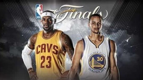 库里37分+杜兰特三双，勇士G4横扫骑士四年三冠