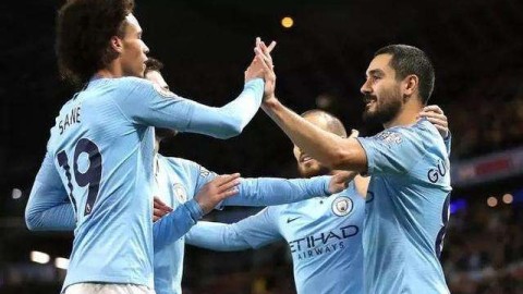 利物浦4-2险胜伯恩茅斯取开门红，埃基蒂克传射小基耶萨替补绝杀