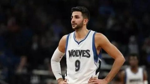 开拓者这波操作太狠！老鹰末节直接崩盘，杨瀚森枯坐板凳让球迷干着急