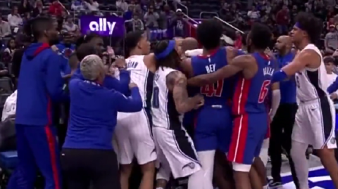 大通中心沦陷夜：当魔术不再是“魔术”，勇士的挣扎与班凯罗的成人礼